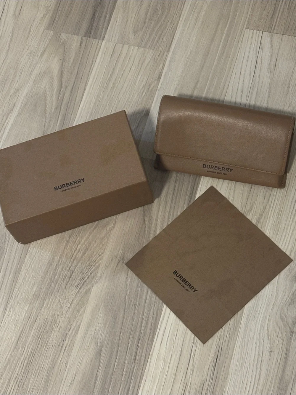 Burberry Brown leather glasses case with glass cloth and Packaging